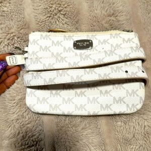 Micheal Kors Fanny pack